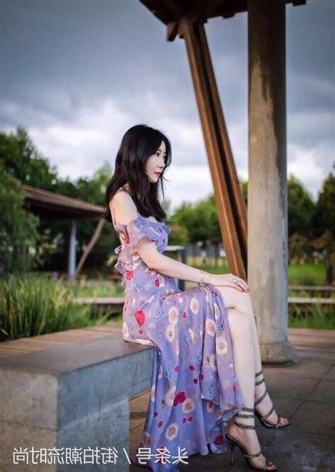 小河美女