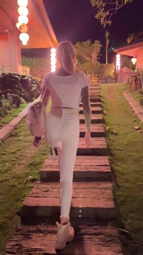 東風吹人醒萬事藏於心意思