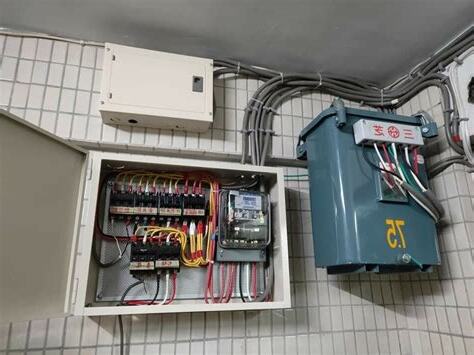 變電箱內部