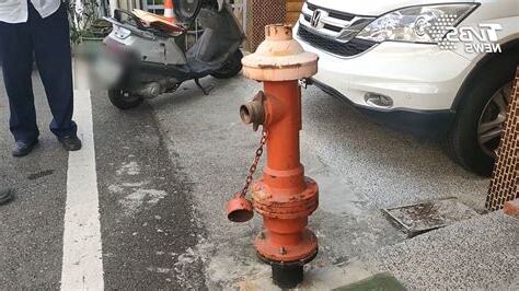 門口有消防栓