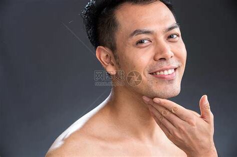 男人下巴