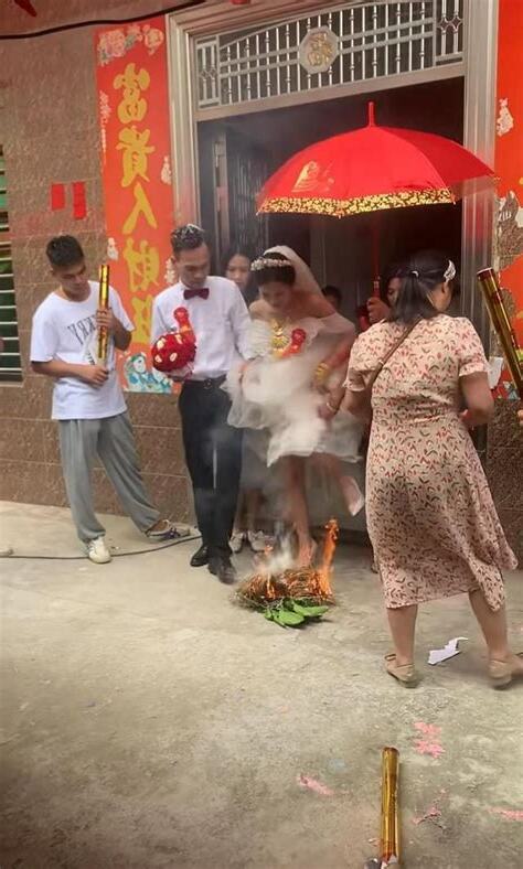 出門撒米