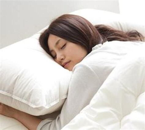 送枕頭的意思