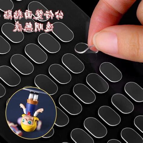 公仔貼紅紙