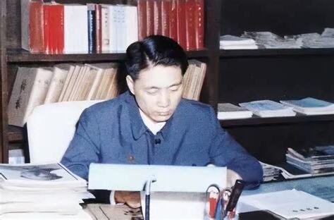 王洪文圖片