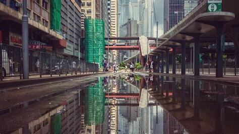 搬家遇到下雨
