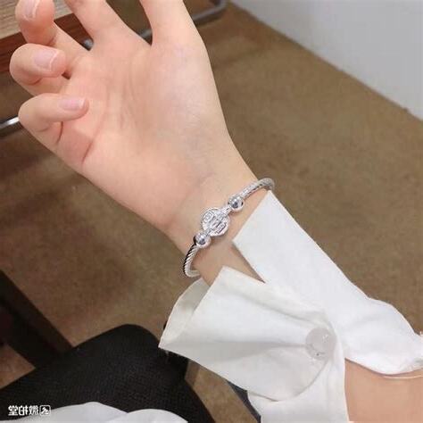 銀飾戴左手還是右手