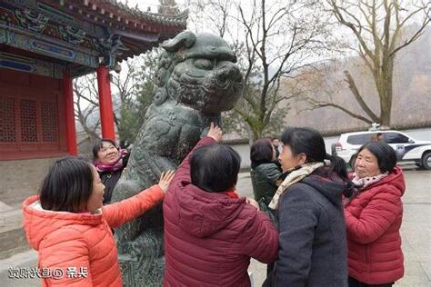 石獅子可以摸嗎