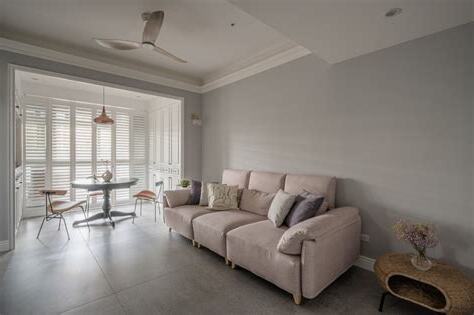 沙發靠半牆風水