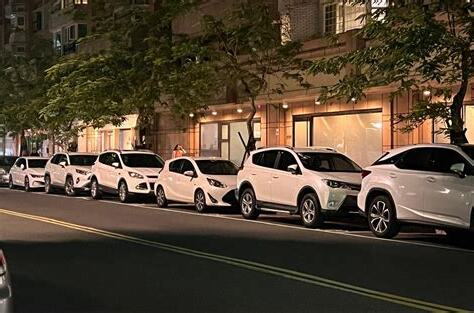 白色車子