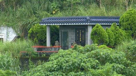 春秋墓園爭議