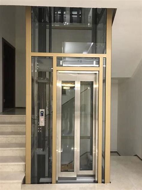 家用電梯門