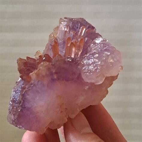 帶水晶