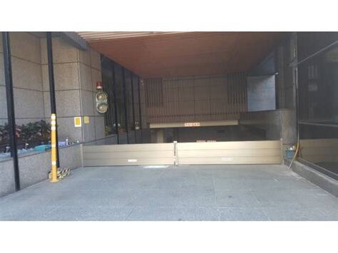 大樓車道出入口