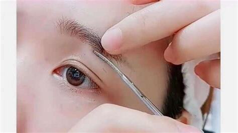 刮眉毛