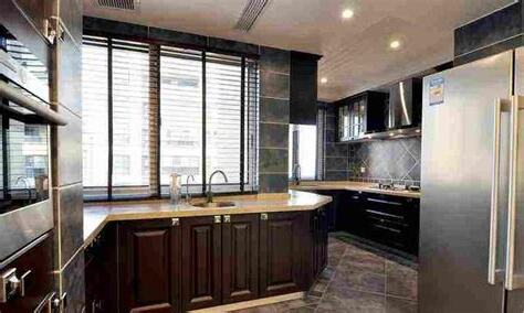 廚房適合裝什麼窗簾