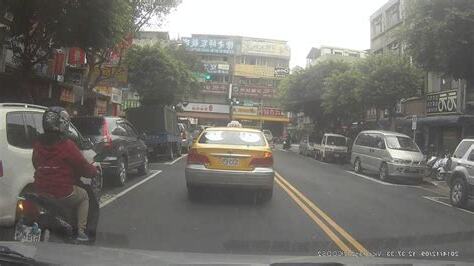 小心開車