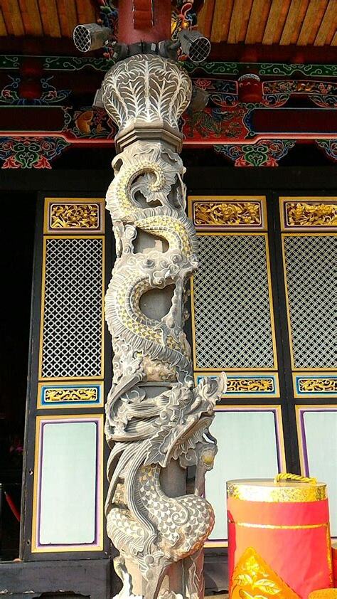 龍柱
