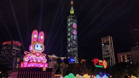 玉兔東升