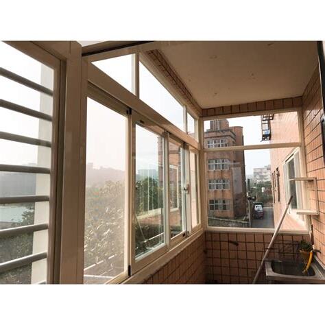 前陽台鋁窗