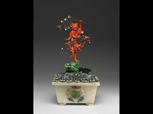 清珊瑚魁星點斗盆景，當中的人物腳踩著魚頭，代表什麼吉祥意義？