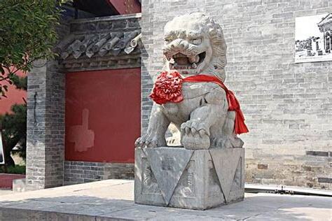 廟前石獅子公母