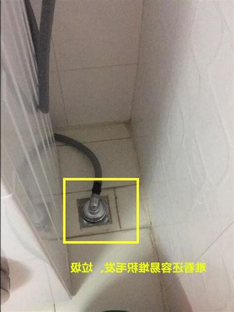 水管外露