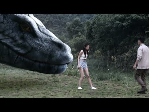 屬蛇的女生