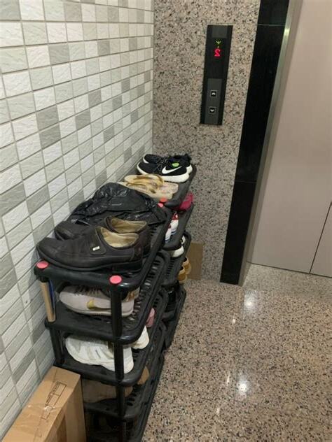 大樓放鞋櫃