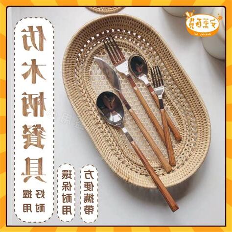 擺餐具