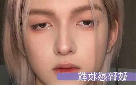 眼型面相男