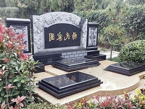 家族墓內部