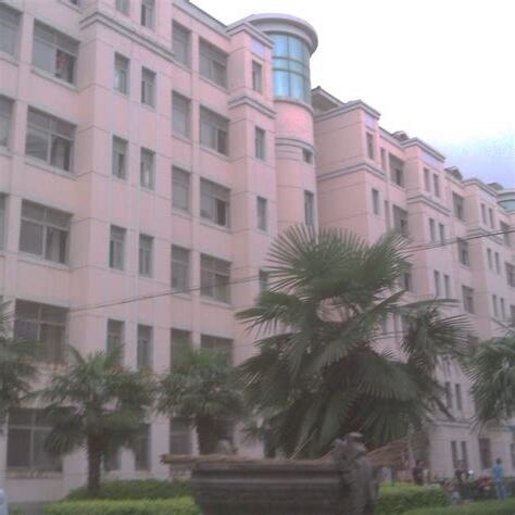 華中大學